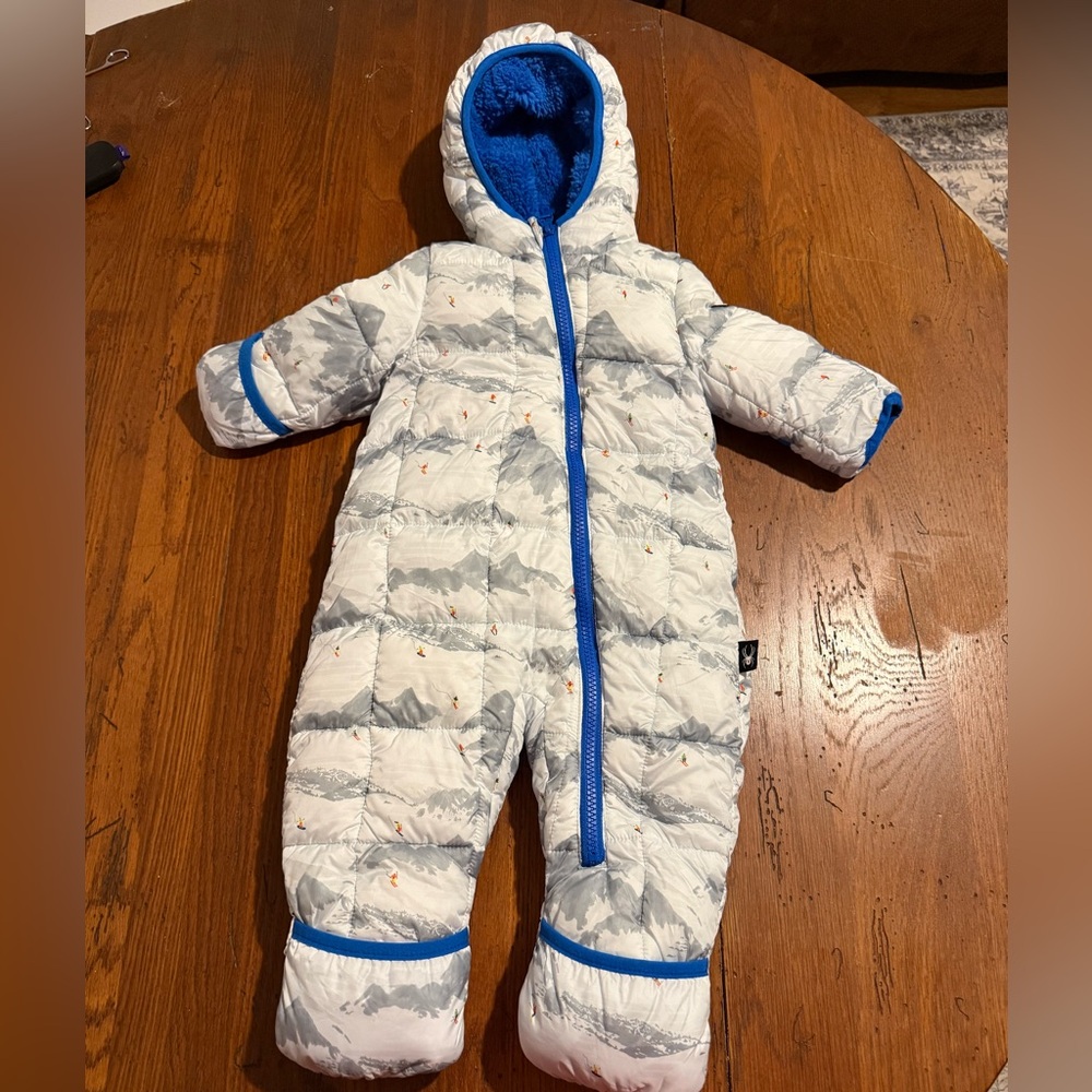Spyder Bunting Baby Snowsuit. Ski mountain print. NWOT! 3-6mo
